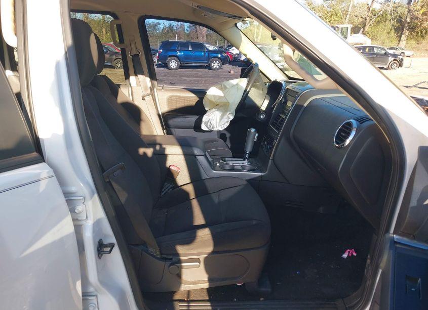 Photo 5 of 2010 Ford Explorer XLT (VIN 1FMEU7DE4AUA50673)