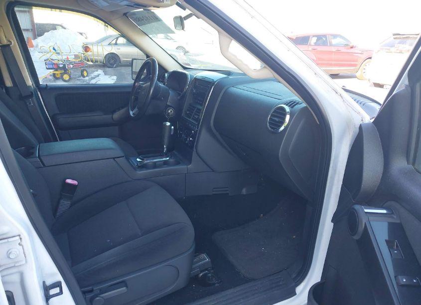 Photo 5 of 2010 Ford Explorer XLT (VIN 1FMEU7DE5AUA48687)