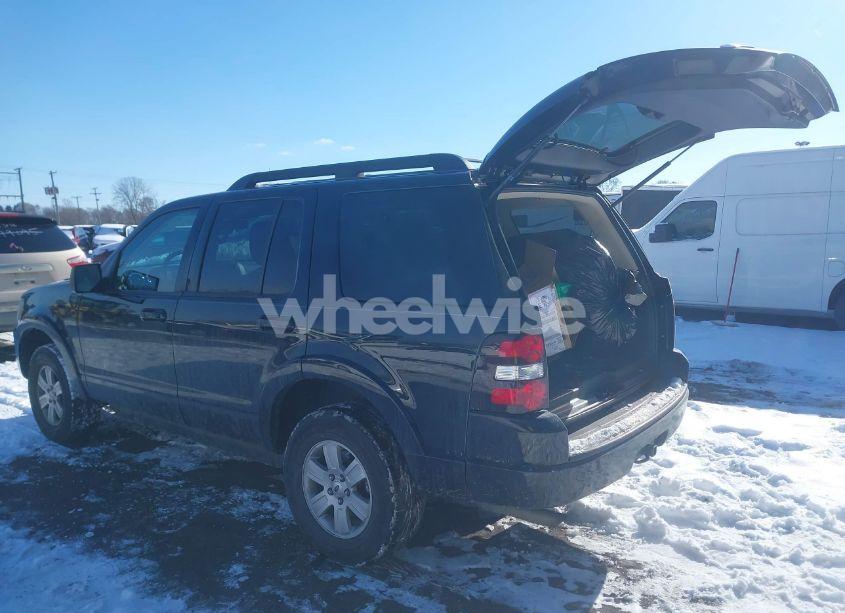 Photo 3 of 2010 Ford Explorer XLT (VIN 1FMEU7DE5AUA49130)