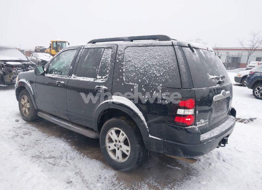 Photo 3 of 2010 Ford Explorer XLT (VIN 1FMEU7DE5AUA89983)