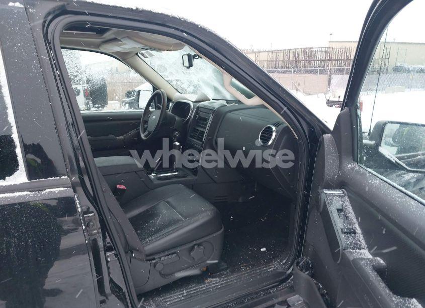 Photo 5 of 2010 Ford Explorer XLT (VIN 1FMEU7DE5AUA89983)