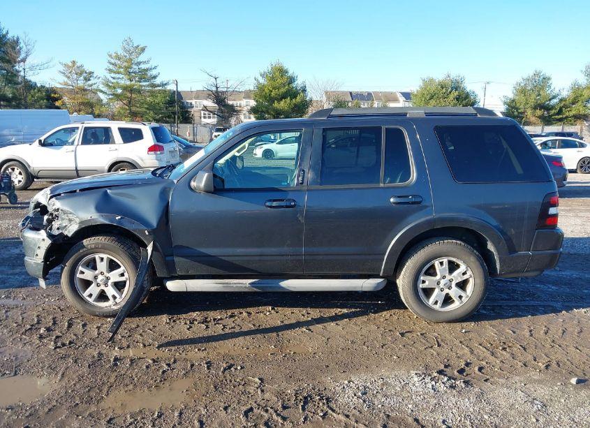 Photo 13 of 2010 Ford Explorer XLT (VIN 1FMEU7DE5AUA91555)