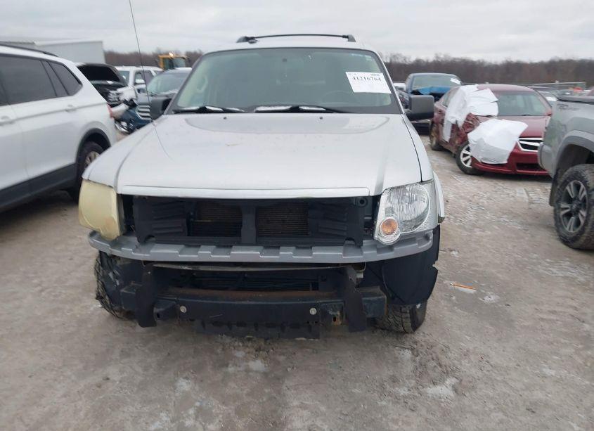 Photo 6 of 2010 Ford Explorer XLT (VIN 1FMEU7DE5AUA98330)