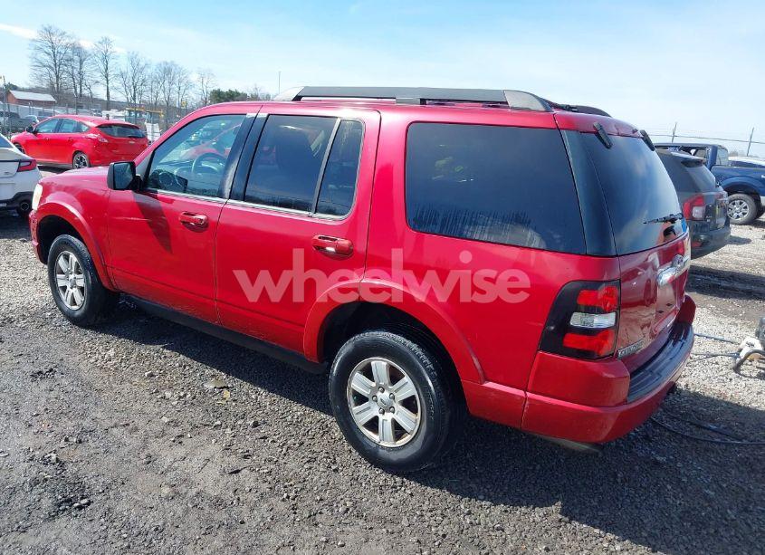 Photo 3 of 2010 Ford Explorer XLT (VIN 1FMEU7DE6AUA52621)