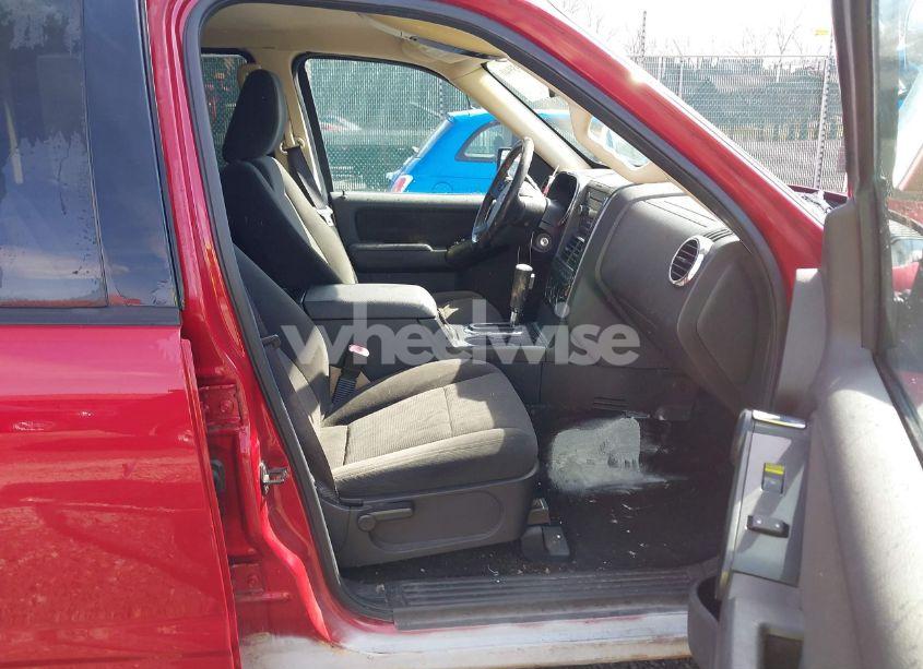 Photo 5 of 2010 Ford Explorer XLT (VIN 1FMEU7DE6AUA52621)