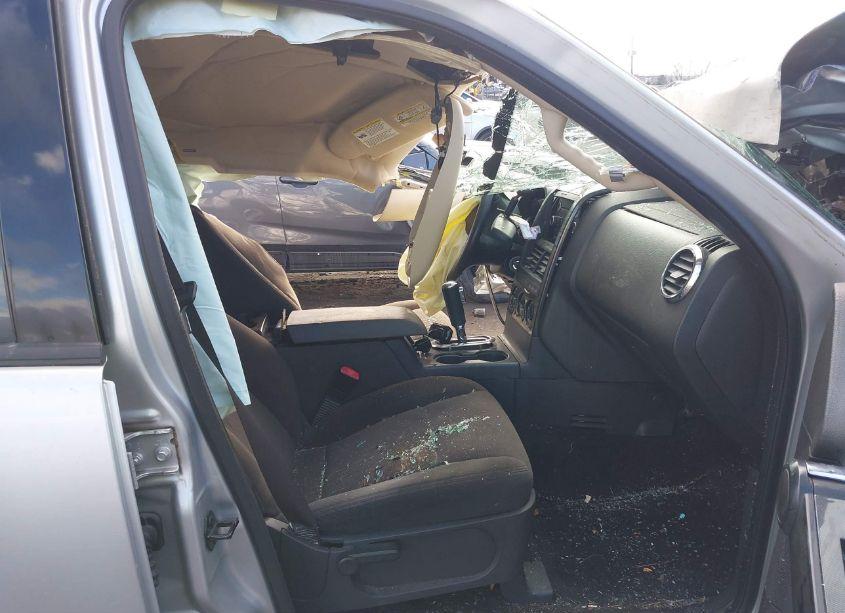 Photo 5 of 2010 Ford Explorer XLT (VIN 1FMEU7DE7AUA77916)