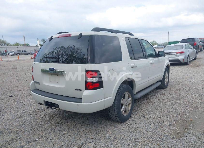 Photo 4 of 2010 Ford Explorer XLT (VIN 1FMEU7DE9AUA42603)