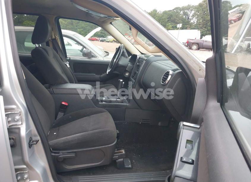 Photo 5 of 2010 Ford Explorer XLT (VIN 1FMEU7DE9AUA66979)