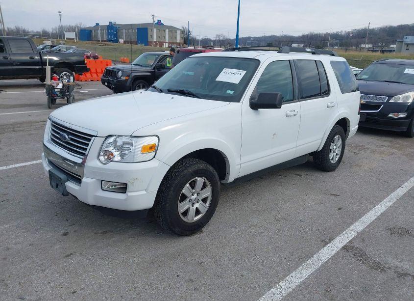 Photo 2 of 2010 Ford Explorer XLT (VIN 1FMEU7DE9AUA86102)