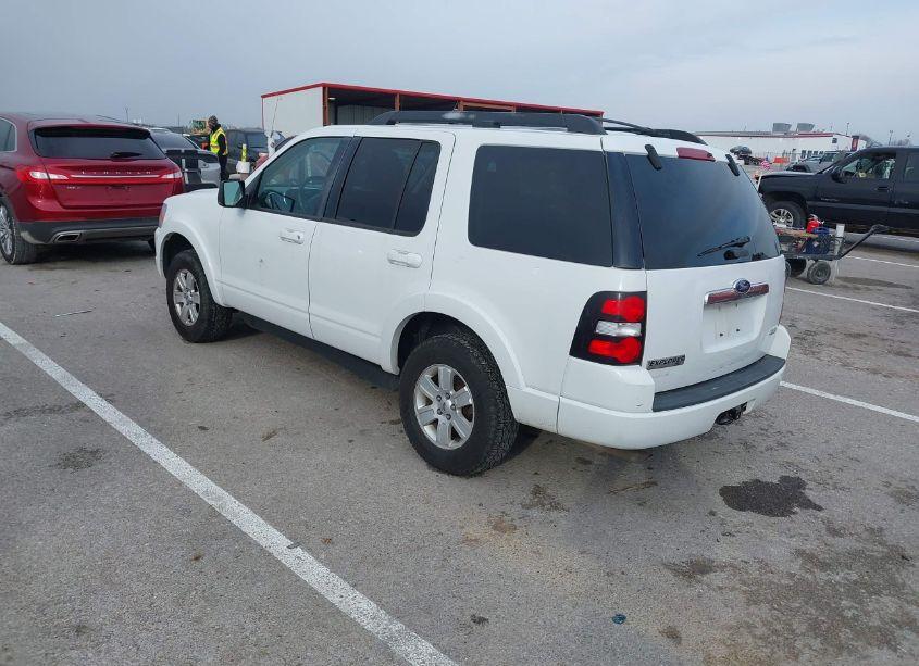 Photo 3 of 2010 Ford Explorer XLT (VIN 1FMEU7DE9AUA86102)