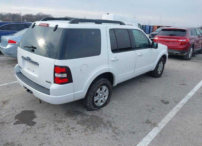 Photo 4 of 2010 Ford Explorer XLT (VIN 1FMEU7DE9AUA86102)