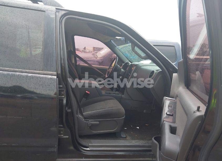 Photo 5 of 2010 Ford Explorer XLT (VIN 1FMEU7DEXAUA80955)