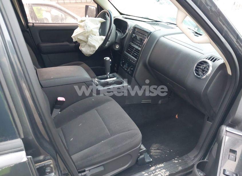 Photo 5 of 2010 Ford Explorer XLT (VIN 1FMEU7DEXAUA92961)