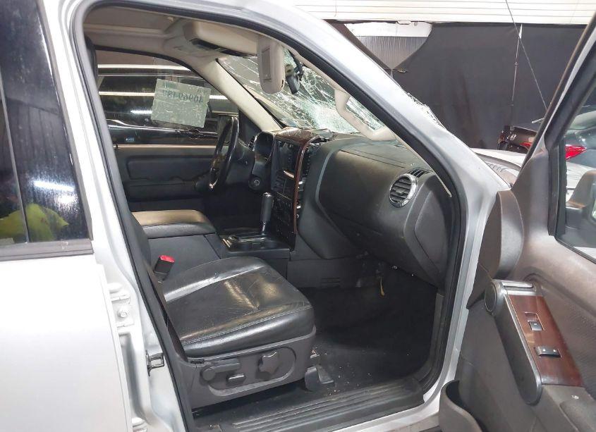 Photo 5 of 2010 Ford Explorer LIMITED (VIN 1FMEU7FE8AUA84726)