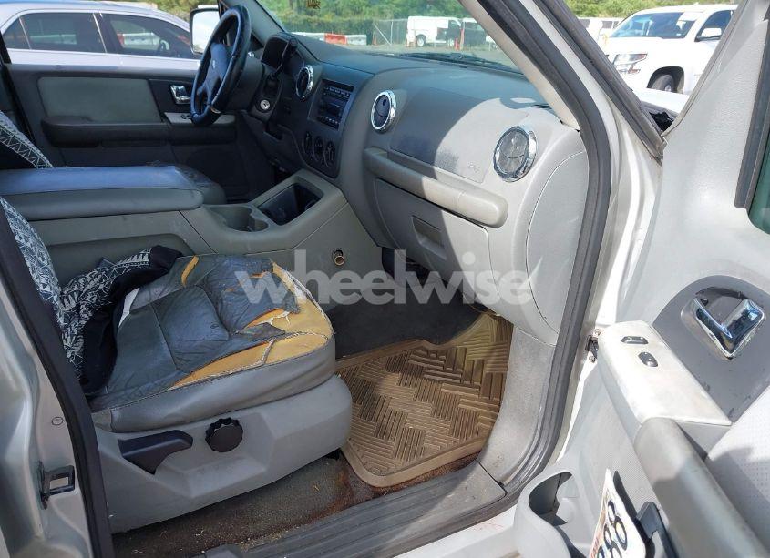 Photo 5 of 2006 Ford Expedition XLT/XLT SPORT (VIN 1FMFU15506LA14718)