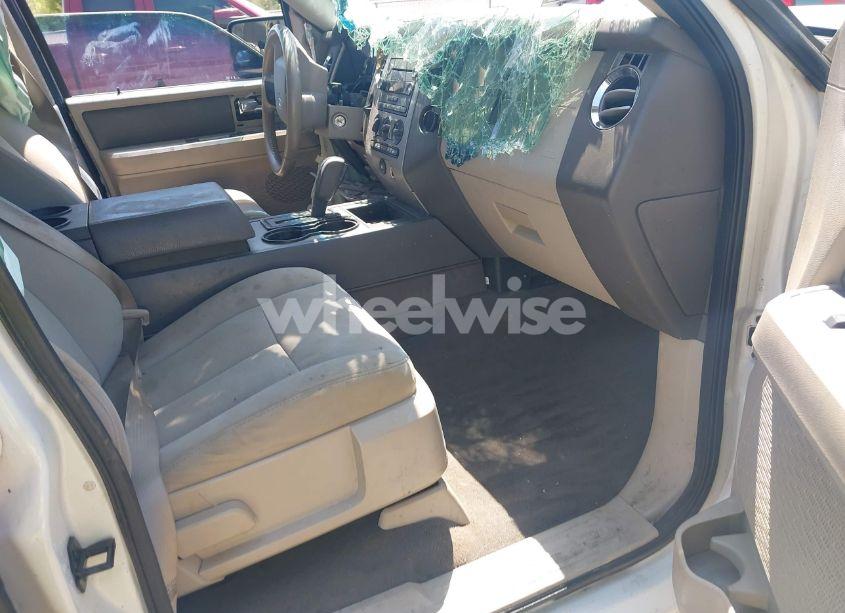 Photo 5 of 2008 Ford Expedition XLT (VIN 1FMFU15508LA38505)