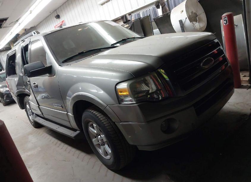 2008 Ford Expedition XLT (VIN 1FMFU15508LA81905) main photo