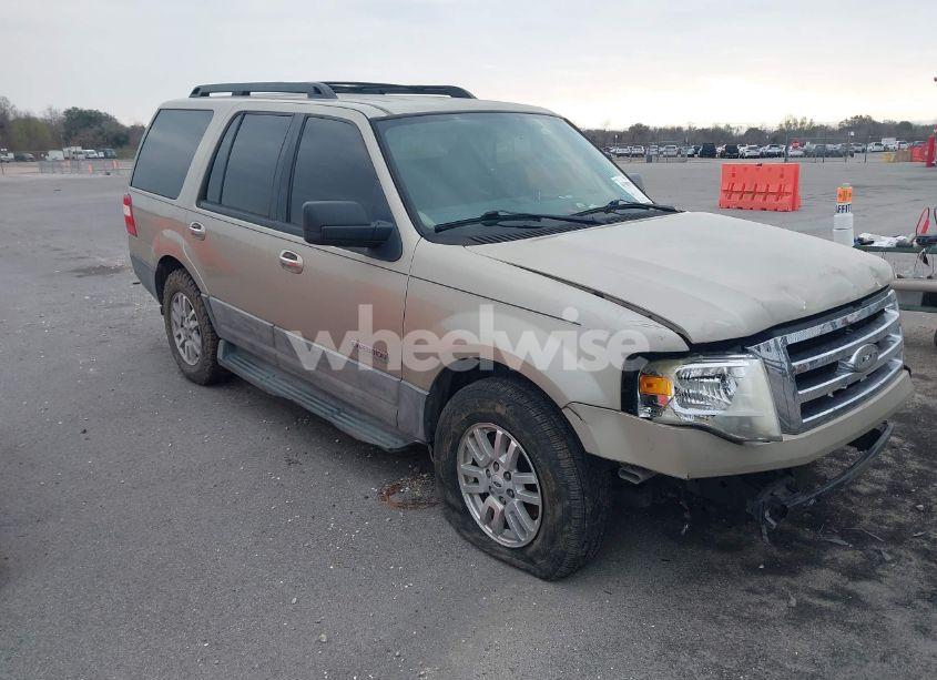 2007 Ford Expedition XLT (VIN 1FMFU15517LA64268) main photo