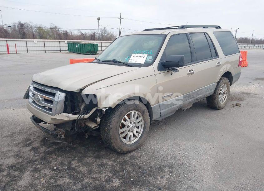 Photo 2 of 2007 Ford Expedition XLT (VIN 1FMFU15517LA64268)