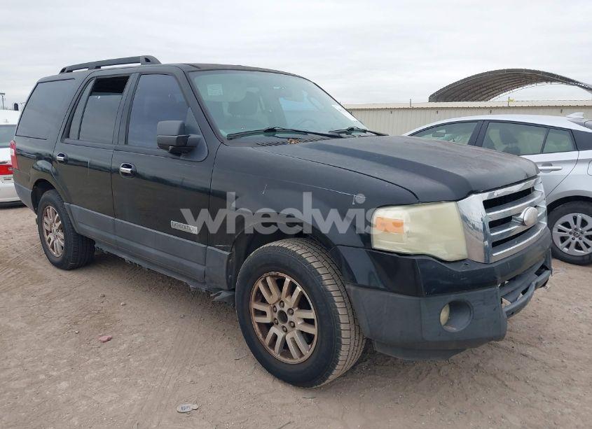 2007 Ford Expedition XLT (VIN 1FMFU15527LA04953) main photo
