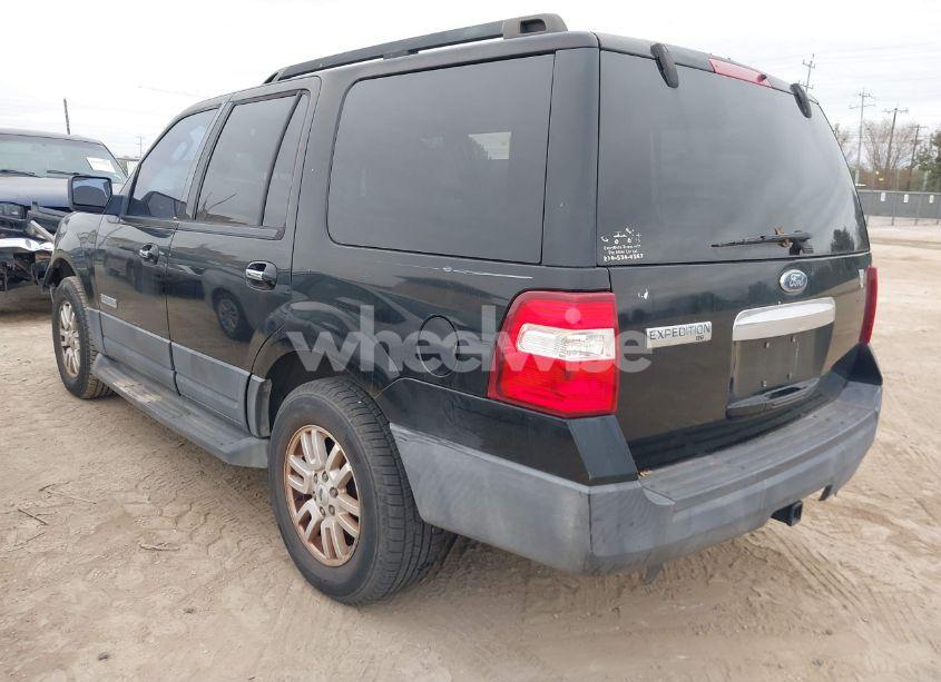 Photo 3 of 2007 Ford Expedition XLT (VIN 1FMFU15527LA04953)