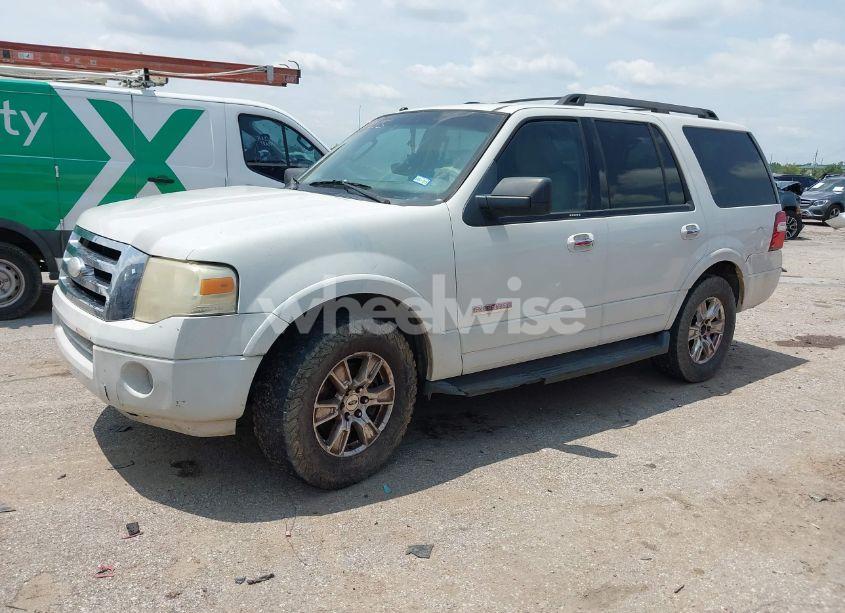 Photo 2 of 2008 Ford Expedition XLT (VIN 1FMFU15528LA43415)