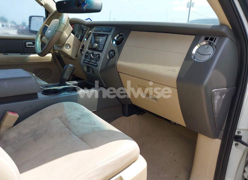 Photo 5 of 2008 Ford Expedition XLT (VIN 1FMFU15528LA43415)