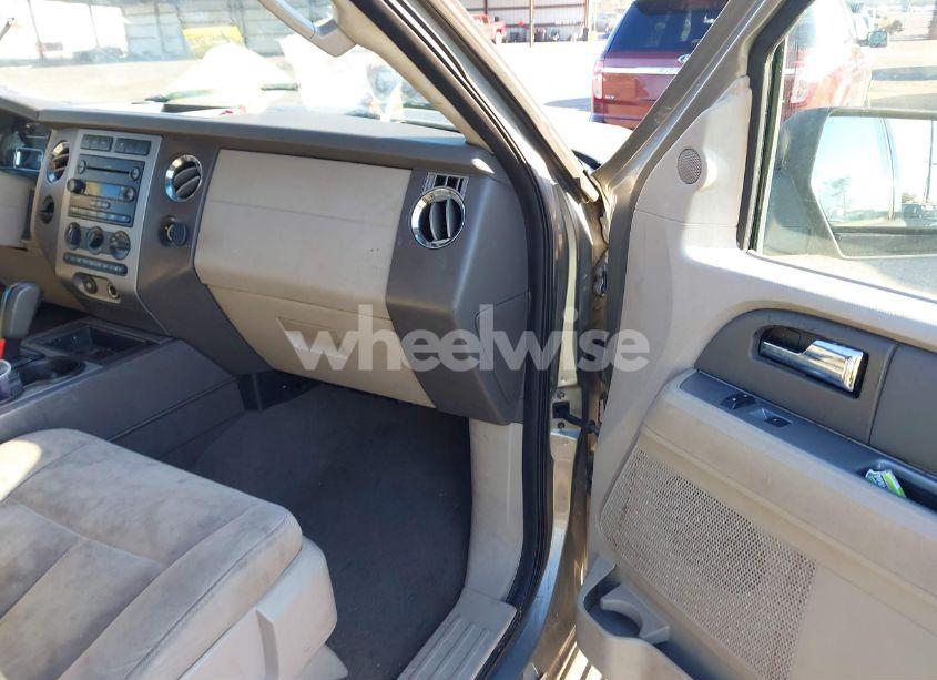 Photo 5 of 2008 Ford Expedition XLT (VIN 1FMFU15548LA86332)