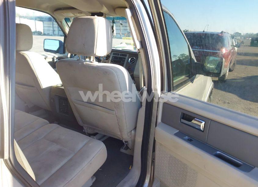 Photo 8 of 2008 Ford Expedition XLT (VIN 1FMFU15548LA86332)