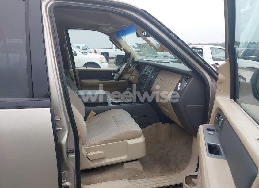 Photo 5 of 2008 Ford Expedition XLT (VIN 1FMFU15558LA41660)