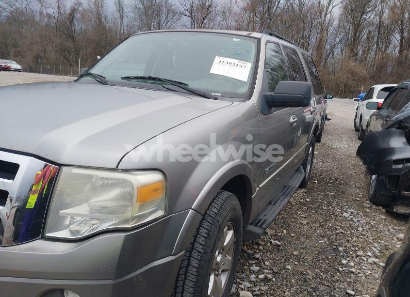 Photo 2 of 2008 Ford Expedition XLT (VIN 1FMFU15558LA82080)