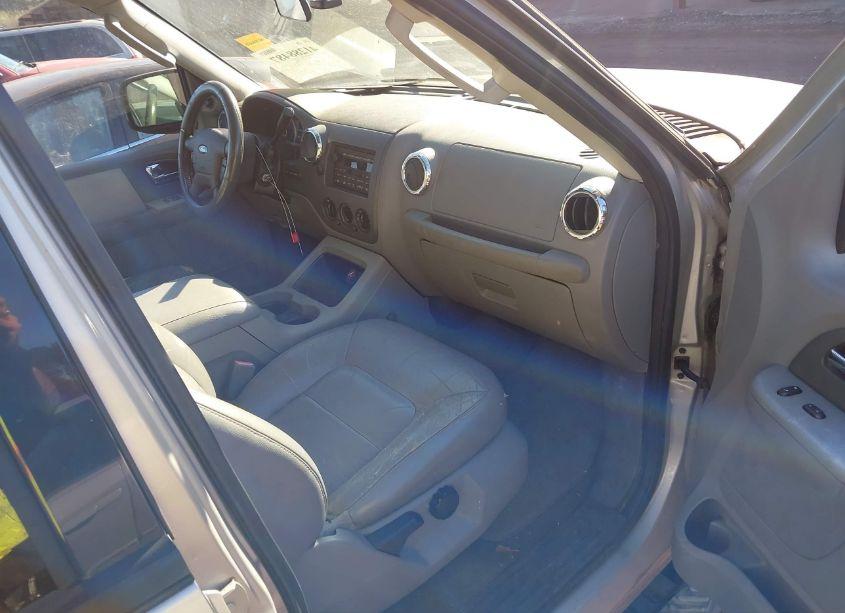 Photo 5 of 2006 Ford Expedition XLT/XLT SPORT (VIN 1FMFU15566LA33399)
