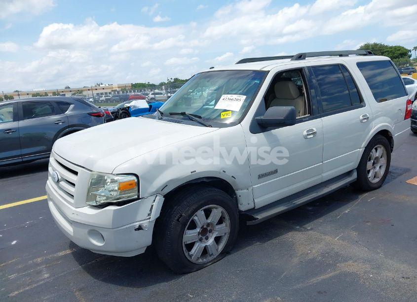 Photo 2 of 2008 Ford Expedition XLT (VIN 1FMFU15578LA12953)