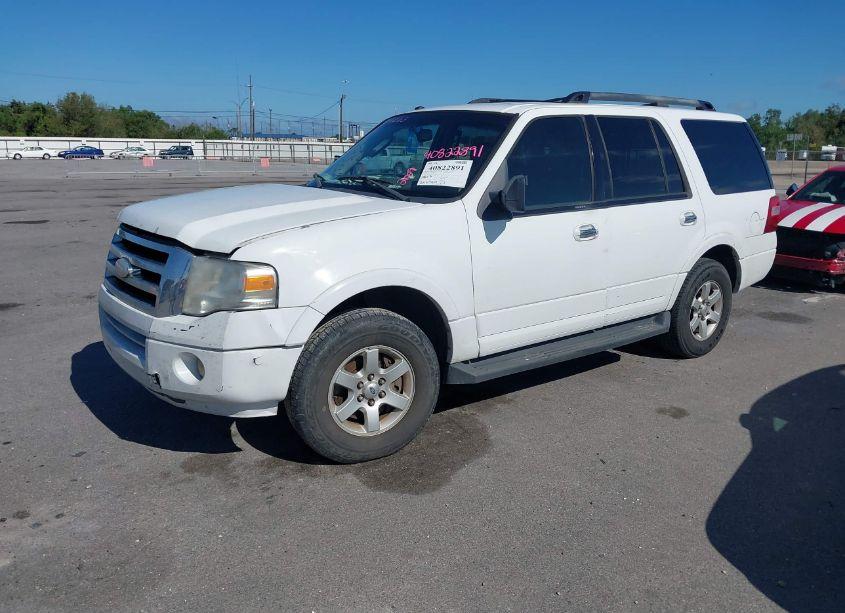 Photo 2 of 2009 Ford Expedition XLT (VIN 1FMFU15579EB04263)