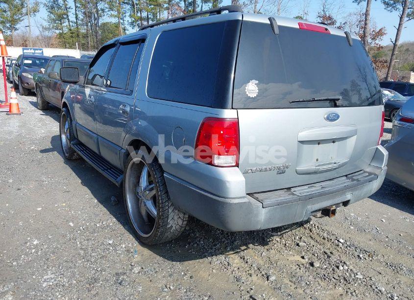 Photo 3 of 2006 Ford Expedition XLT/XLT SPORT (VIN 1FMFU15586LA92986)