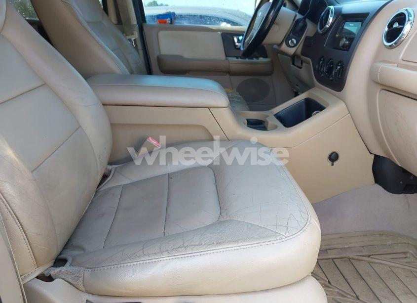 Photo 5 of 2006 Ford Expedition XLT/XLT SPORT (VIN 1FMFU15586LA92986)
