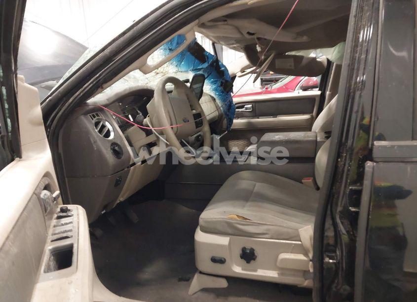 Photo 5 of 2007 Ford Expedition XLT (VIN 1FMFU15587LA56684)