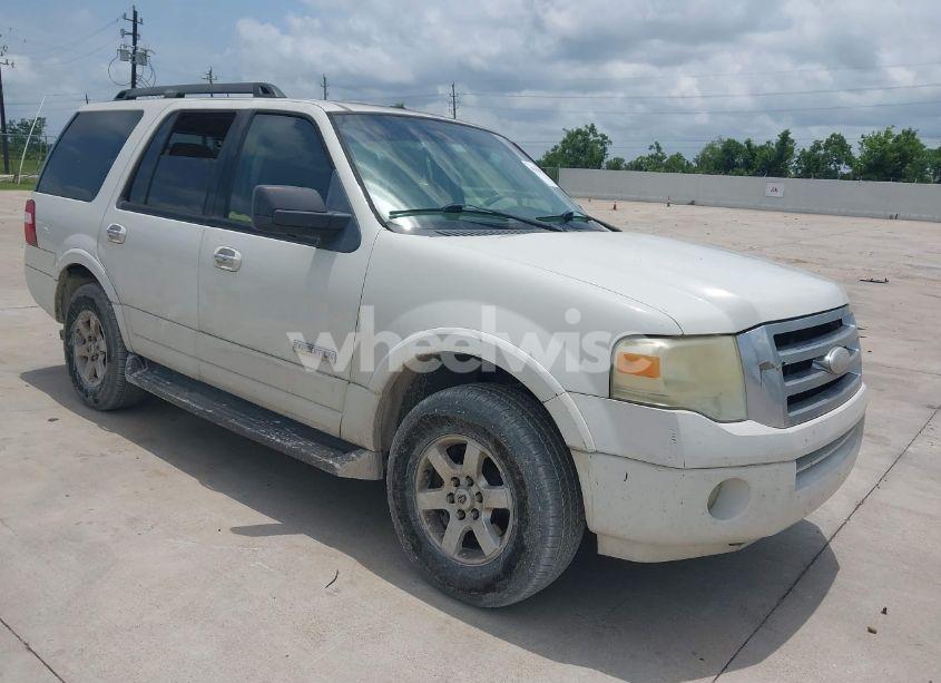2008 Ford Expedition XLT (VIN 1FMFU15588LA74247) main photo