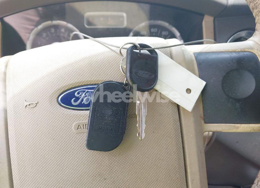 Photo 11 of 2008 Ford Expedition XLT (VIN 1FMFU15588LA74247)