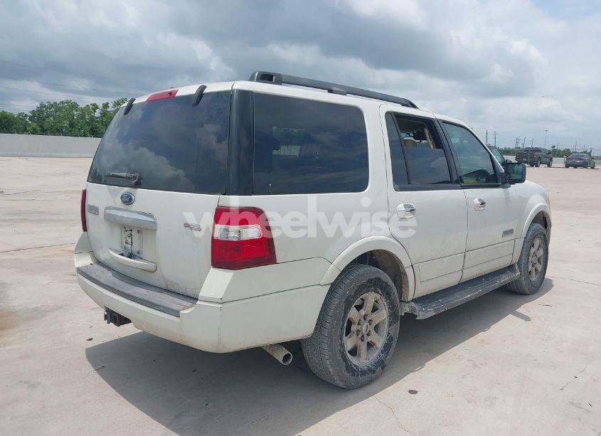 Photo 4 of 2008 Ford Expedition XLT (VIN 1FMFU15588LA74247)