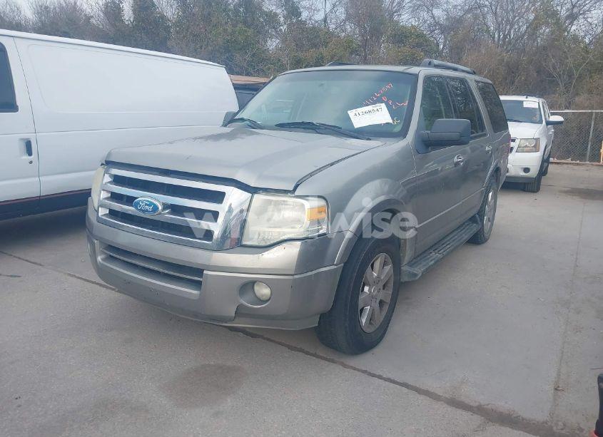 Photo 2 of 2009 Ford Expedition XLT (VIN 1FMFU15589LA14700)