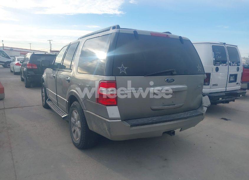 Photo 3 of 2009 Ford Expedition XLT (VIN 1FMFU15589LA14700)