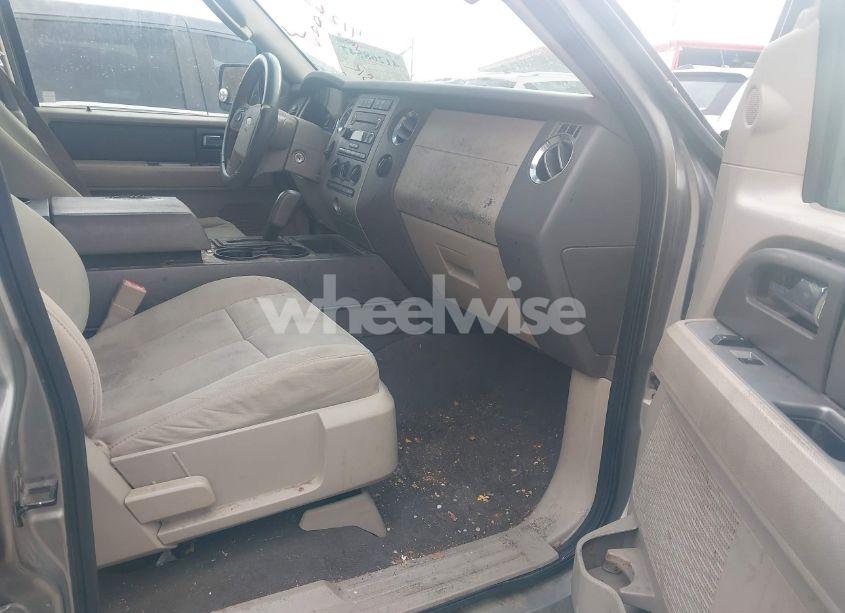 Photo 5 of 2009 Ford Expedition XLT (VIN 1FMFU15589LA14700)