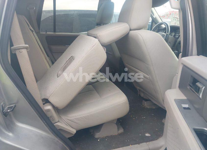 Photo 8 of 2009 Ford Expedition XLT (VIN 1FMFU15589LA14700)