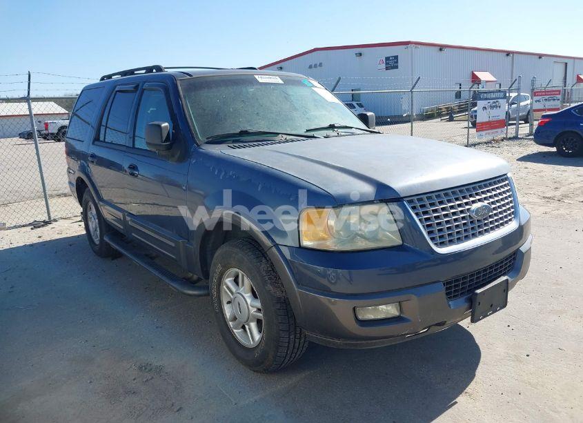 2005 Ford Expedition XLT (VIN 1FMFU155X5LB02660) main photo