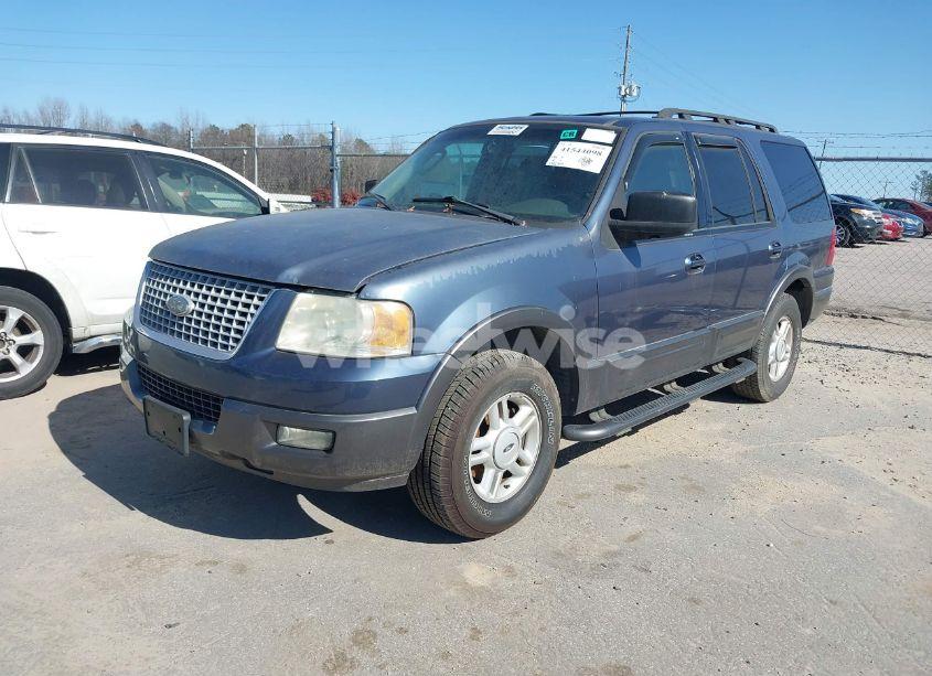 Photo 2 of 2005 Ford Expedition XLT (VIN 1FMFU155X5LB02660)
