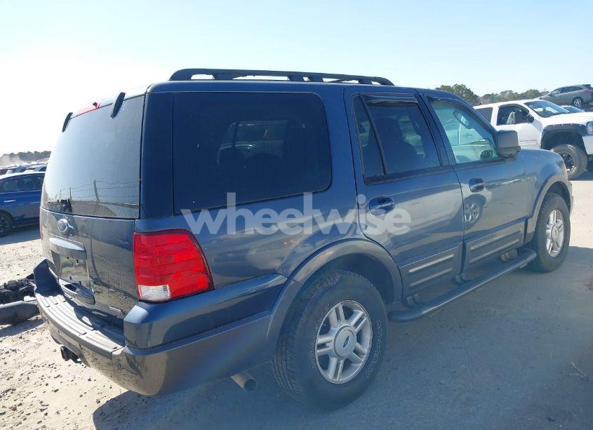 Photo 4 of 2005 Ford Expedition XLT (VIN 1FMFU155X5LB02660)