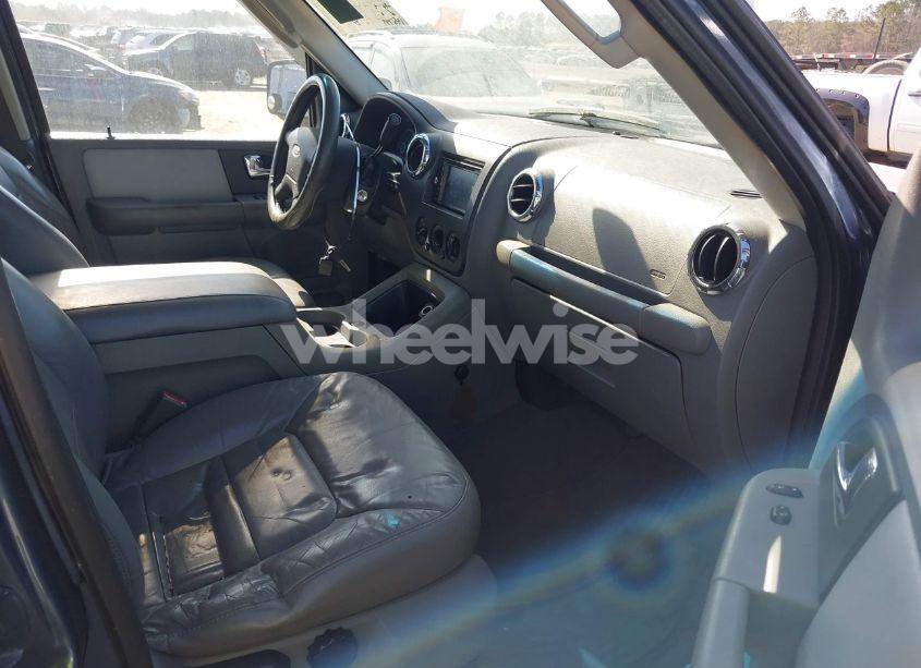 Photo 5 of 2005 Ford Expedition XLT (VIN 1FMFU155X5LB02660)