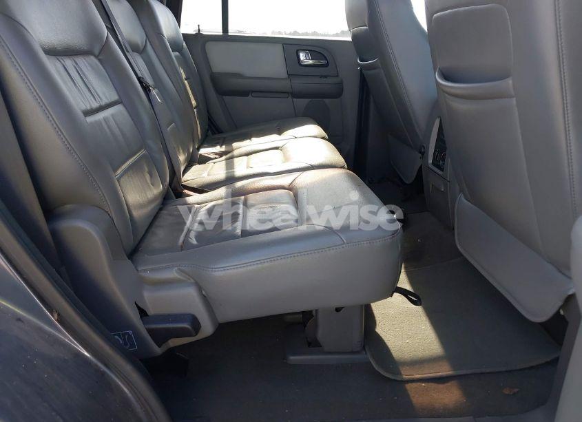 Photo 8 of 2005 Ford Expedition XLT (VIN 1FMFU155X5LB02660)