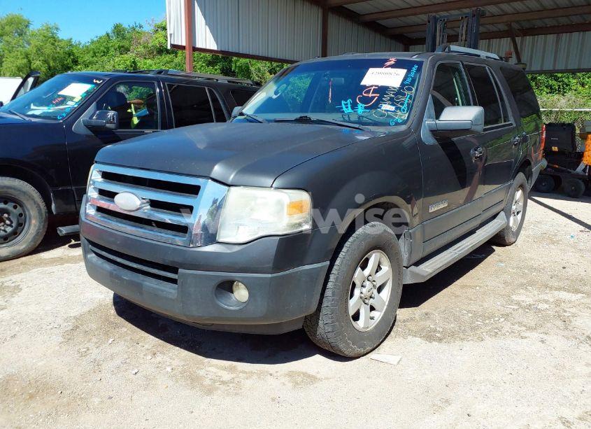 Photo 2 of 2007 Ford Expedition XLT (VIN 1FMFU155X7LA06840)